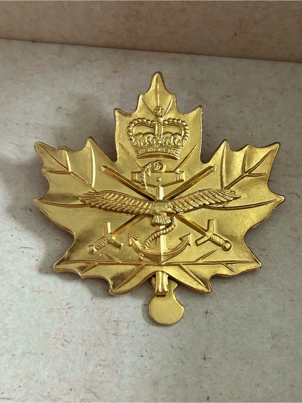 Canadian Gold Maple Leaf Military Emblem hat pin